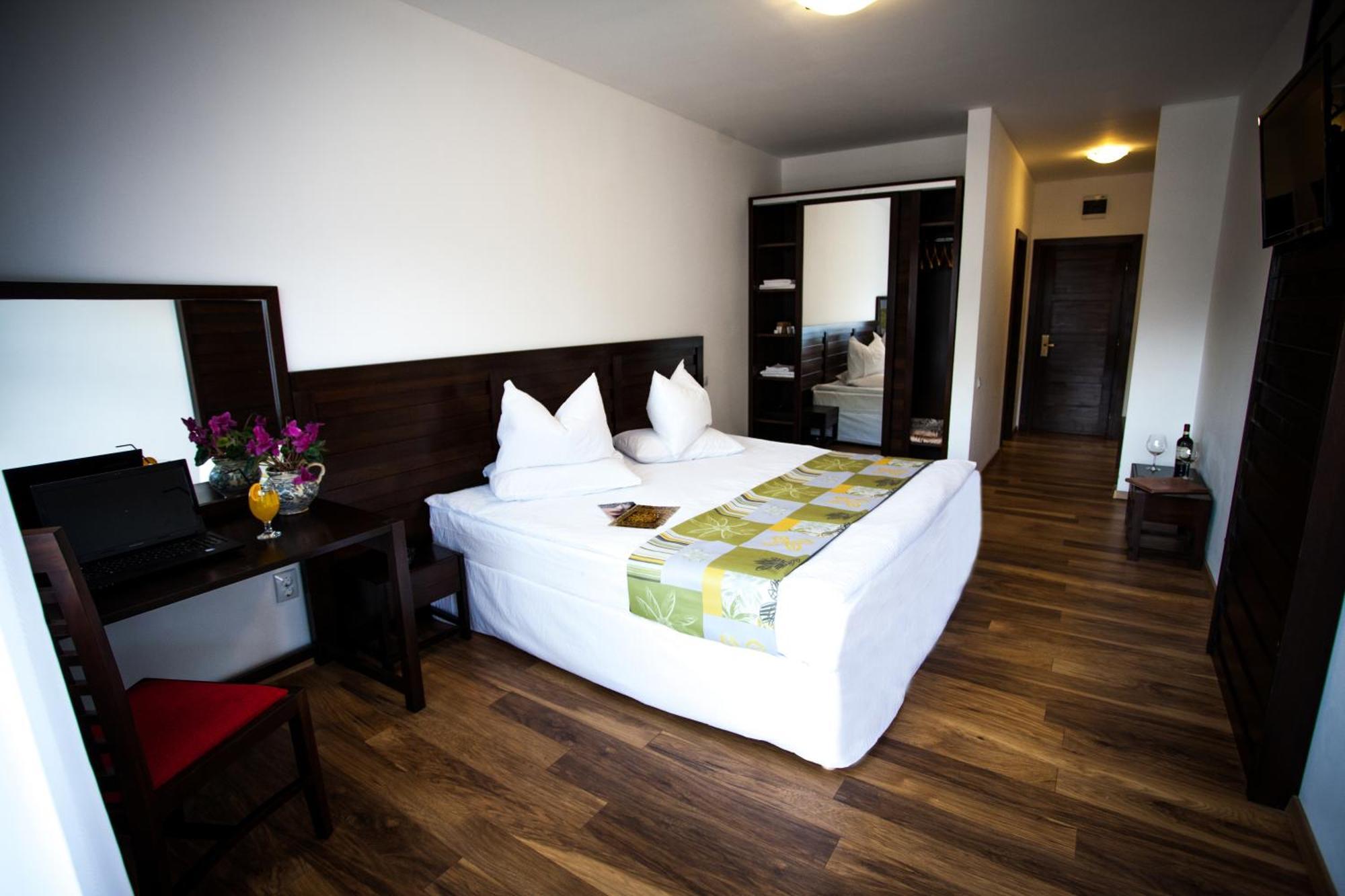 Roata Faget Inn Cluj-Napoca Exteriör bild